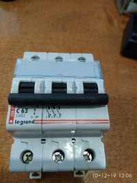 Автоматический выключатель Legrand C63 3Р 4.5 kA