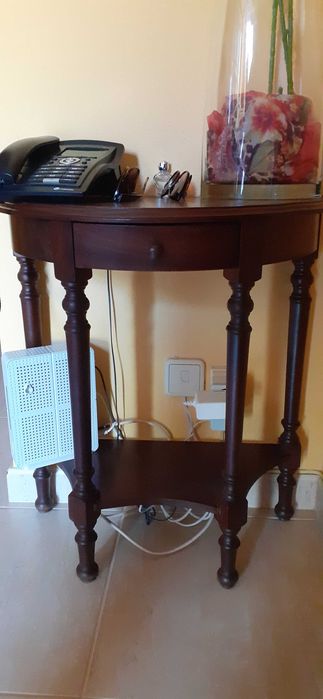 Mesinha para entrada ou outro uso de suporte