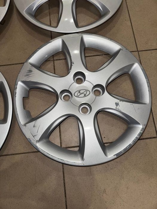 Колпаки r15 hyndai accent оригінал (4 шт комплект)