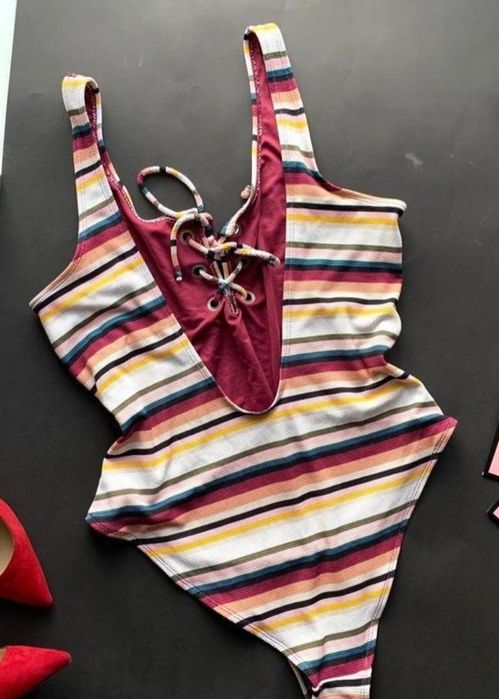 Полосатий купальник розмір С/М