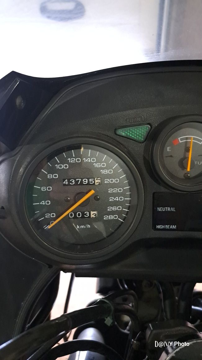 Suzuki Gsx750f 1992 78kw ler anúncio VALOR 1100€ até ao fim do mês