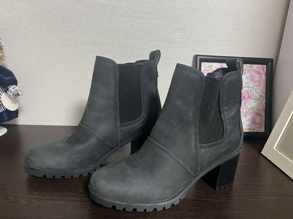 Жіночі чоботи челсі UGG на підборах р. 42 (28 см)