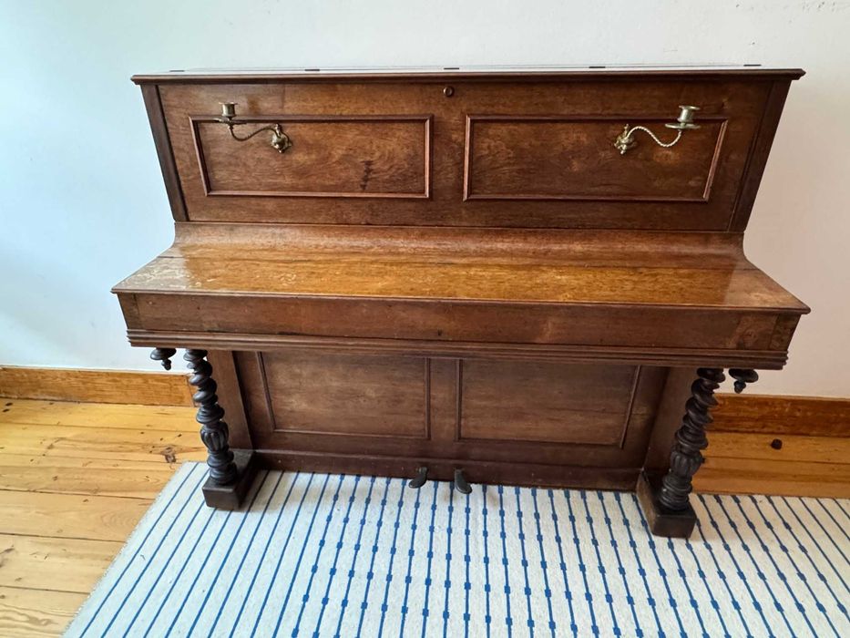 Piano Vertical H.Bord