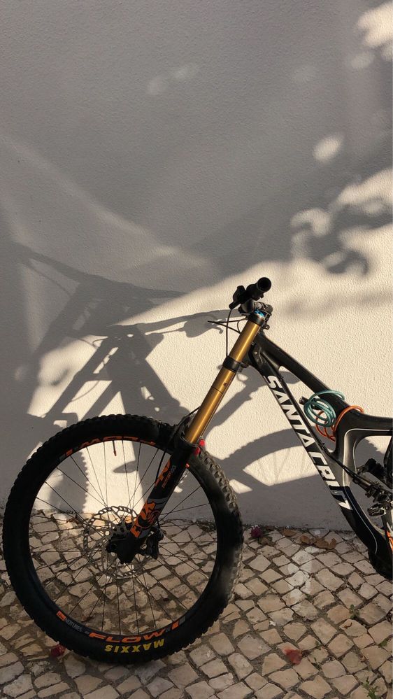 Bike Downhill SANTA CRUZ V10