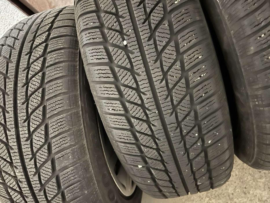 Komplet kół zimowych 205/55R16 – felgi stalowe + kołpaki