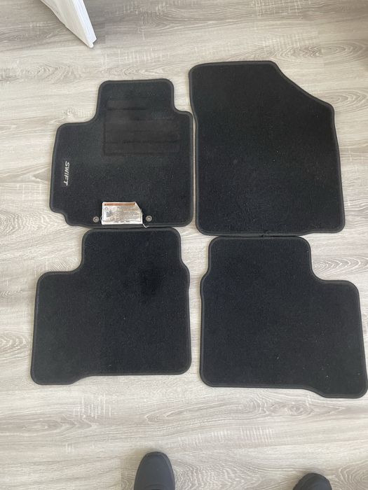 Oryginalne dywaniki Suzuki Swift V - welurowe