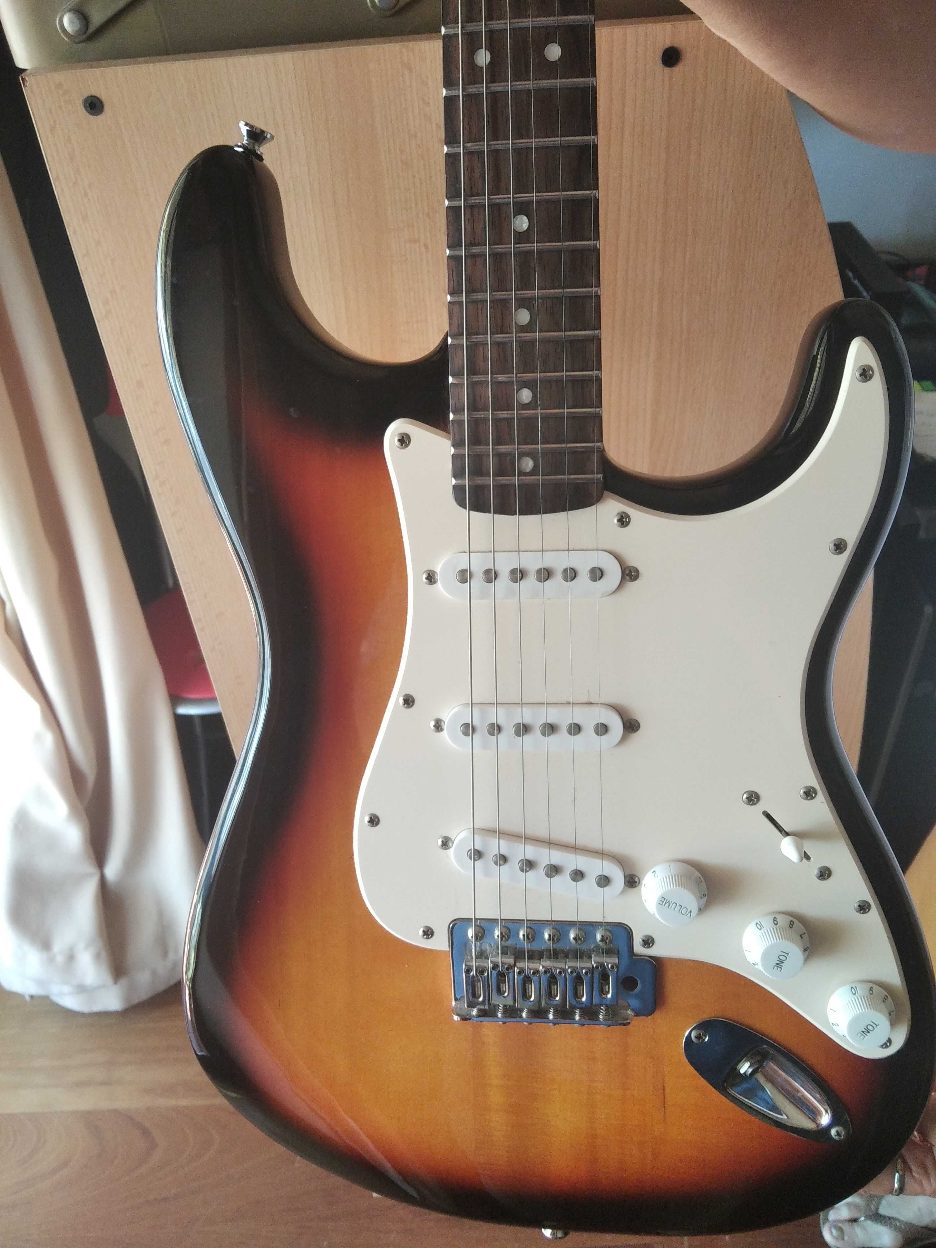 Guitarra electrica Fender Squire Bullet Start