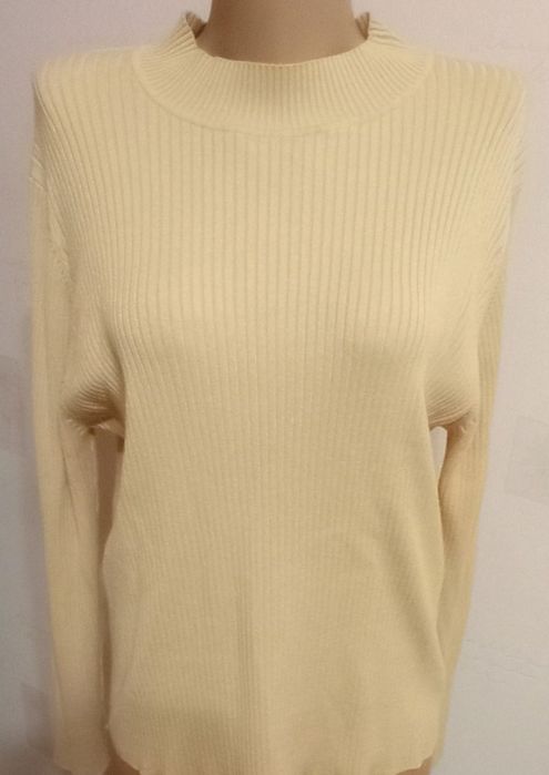 Жіночий гольф в рубчик .50 розміру.