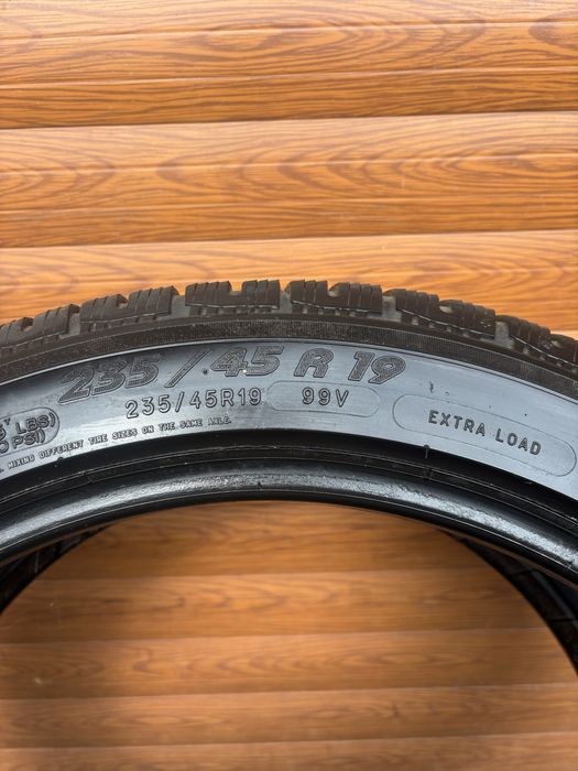235/45/19 Michelin 4 opony zimowe 7.18mm