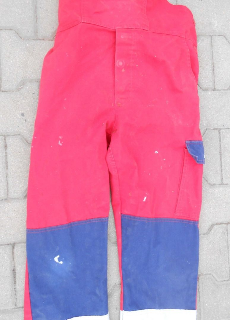 Czerwone spodnie z odblaskiem rozmiar 50