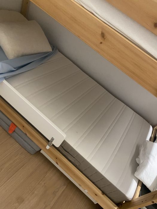 Beliche madeira Ikea com 2 colchões