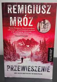 Remigiusz Mróz - "Przewieszenie"