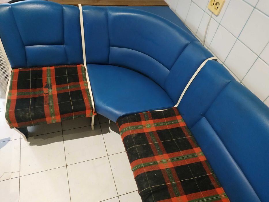 Уголок кухонный б/у в хорошем состоянии