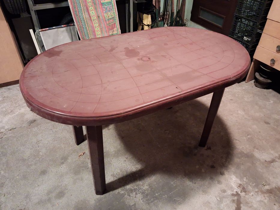 Stół plastikowy pod parasol, rozkladany