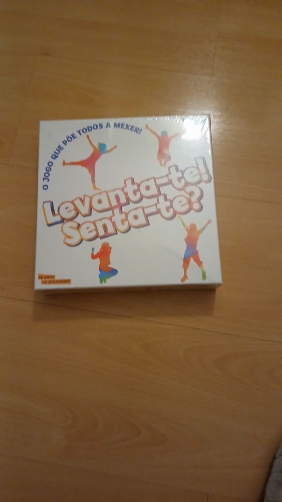 Jogo levantar  e senta-te
