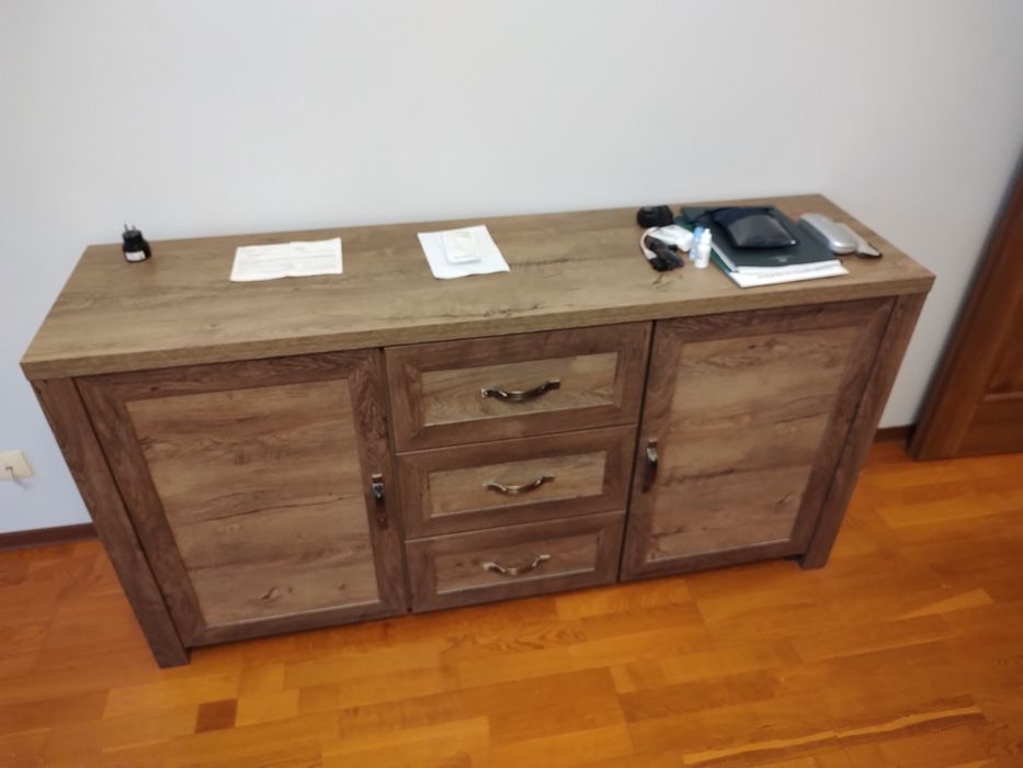 Komoda, stolik, oraz rtv-ka