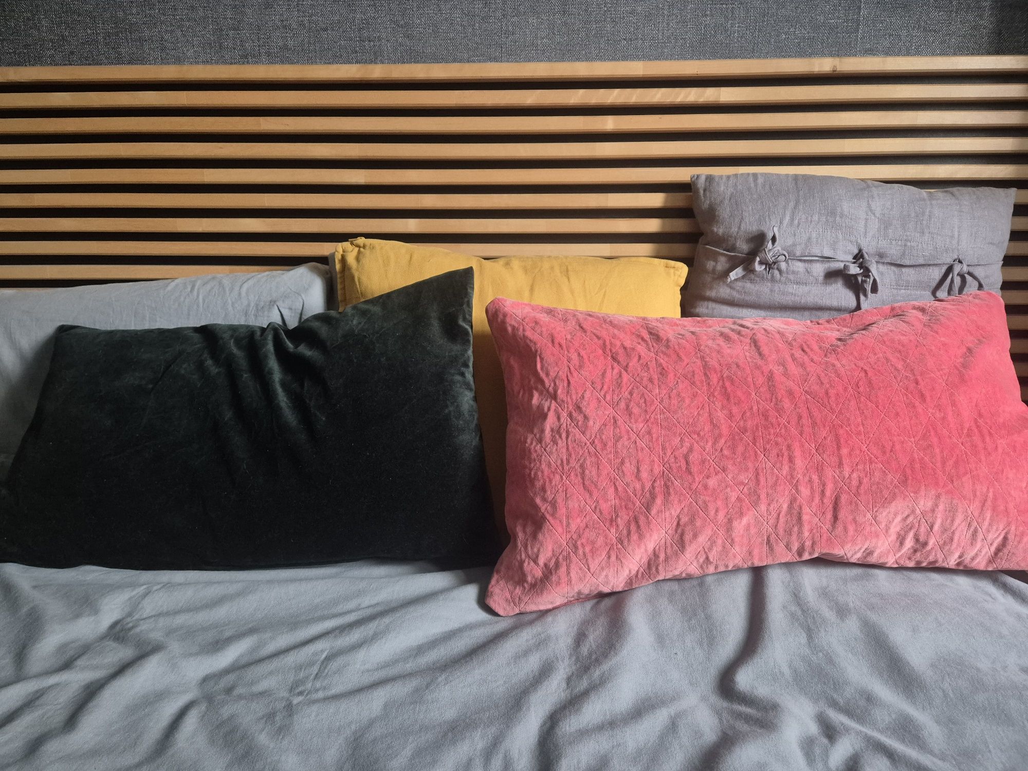 Poszewki IKEA 40x65 kolorowe, elegancki charakter #przytulnaatmosfera