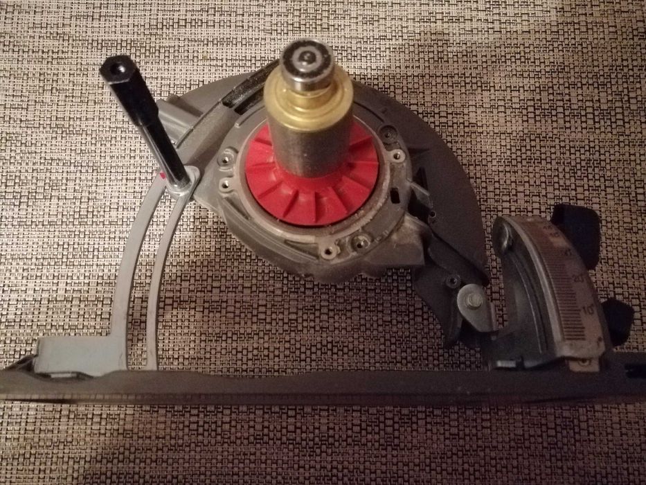 Milwaukee M18 CSS55 stopa z obudową magnezową