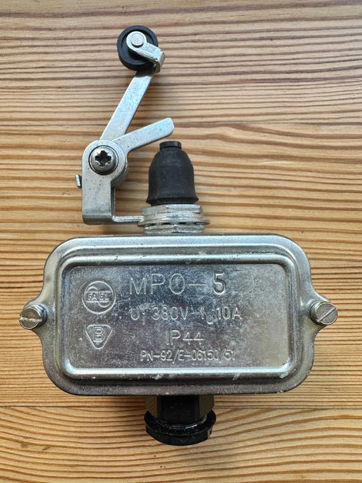 Wyłącznik krańcowy MPO-5 380V 10A IP44
