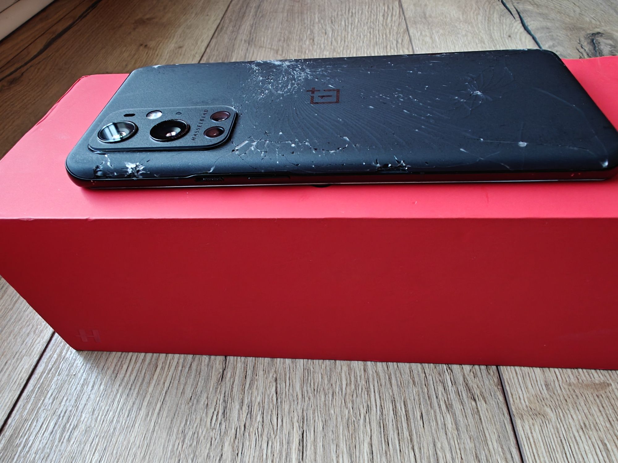 One Plus 9 PRO 12GB RAM/256 GB