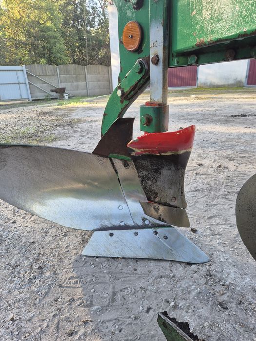 Pług 4 skibowy obrotowy Regent