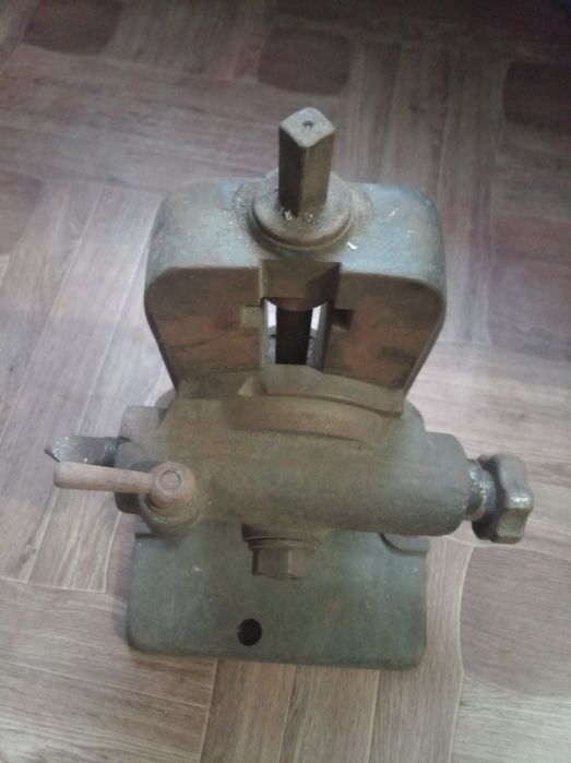 Прибор для проверки изделий на биение Тип ПБМ 200