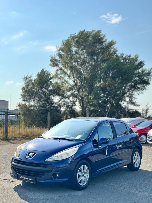 Продам peugeot 207 1.4 бензин