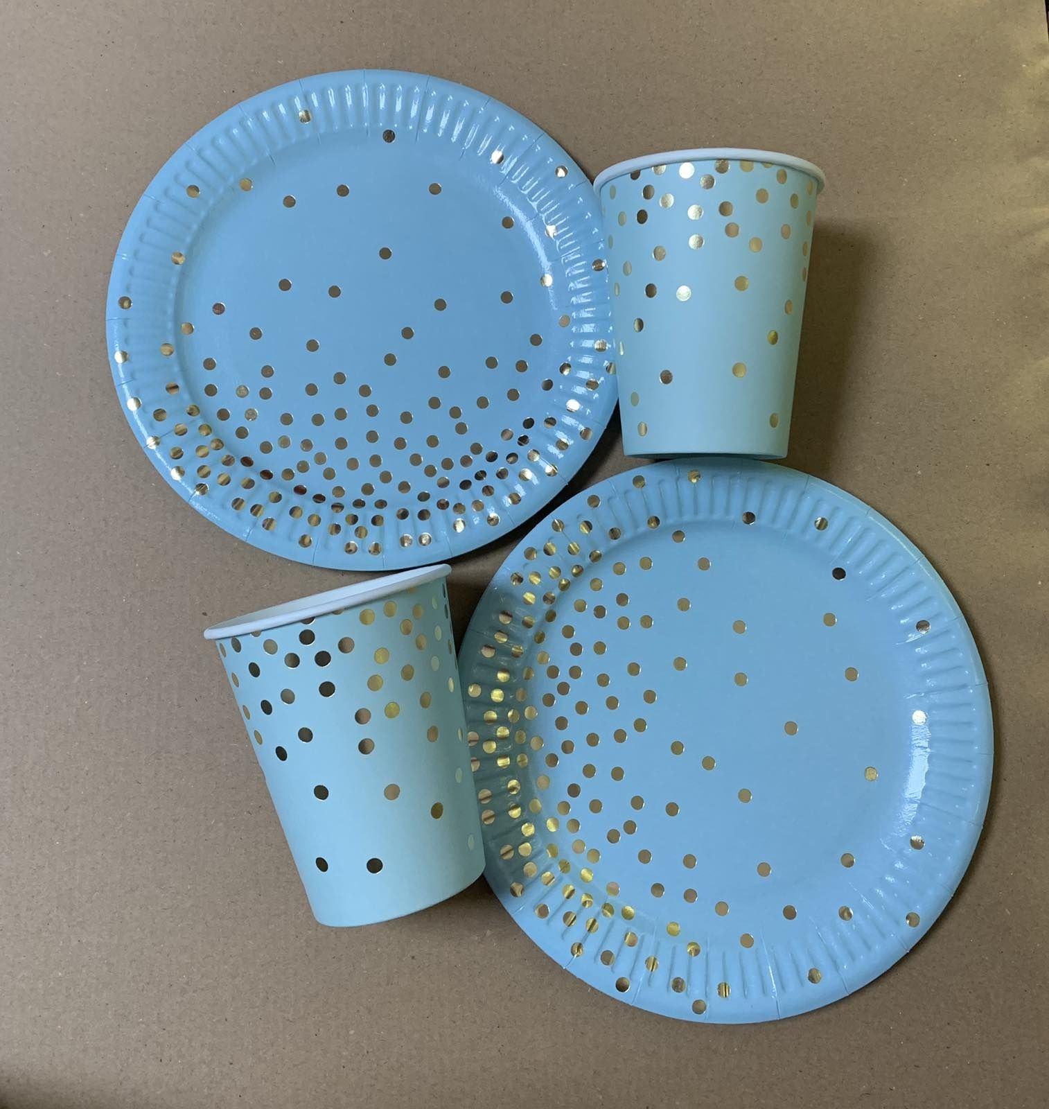 Паперовий посуд стакани тарілки