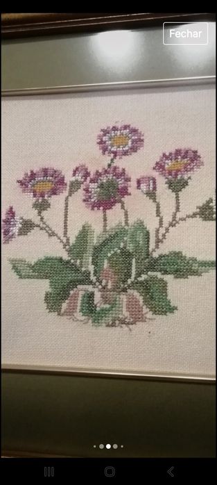Quadros em ponto cruz manual, feitos pela proprietária