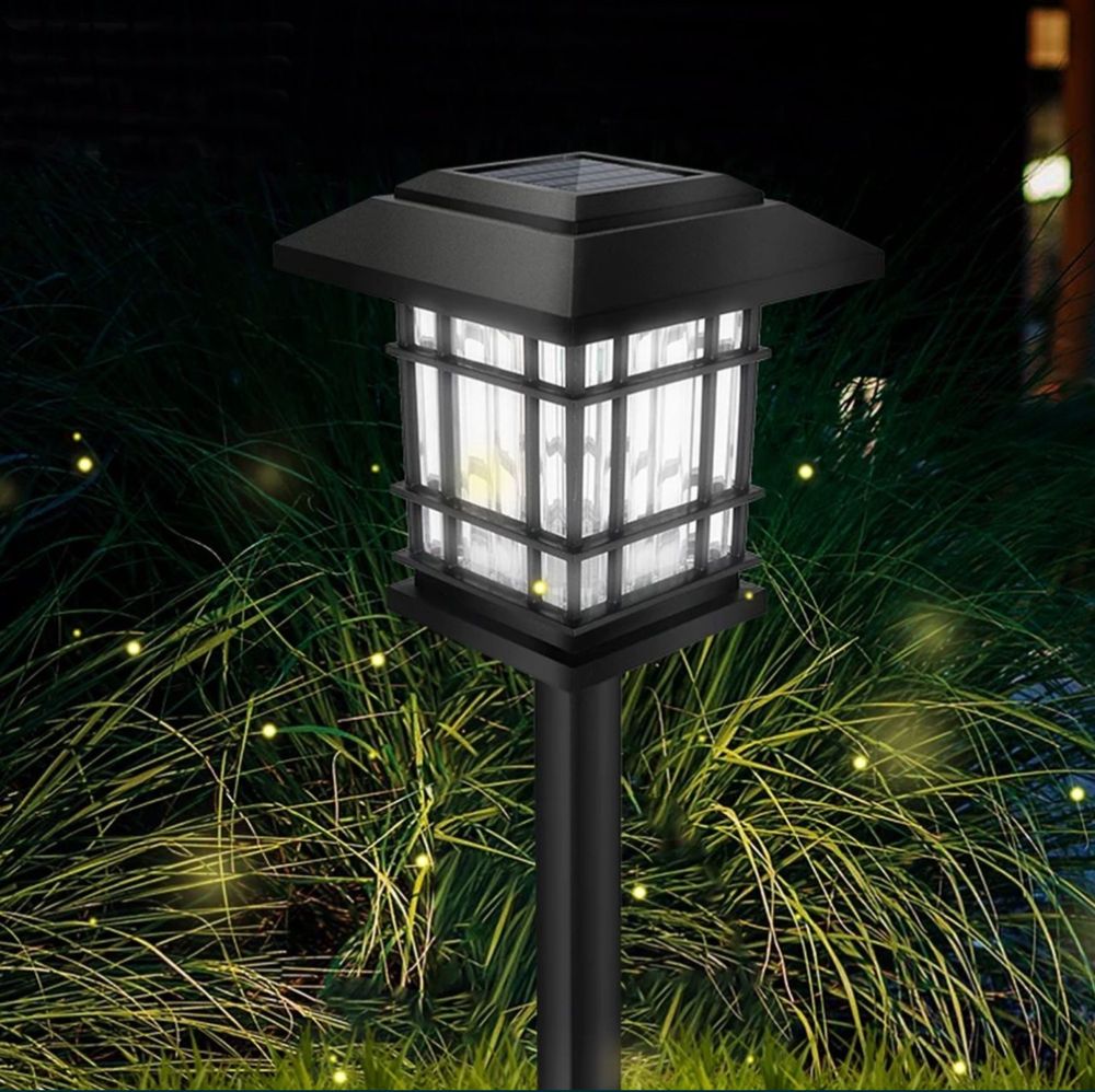 Lampa solarna domek