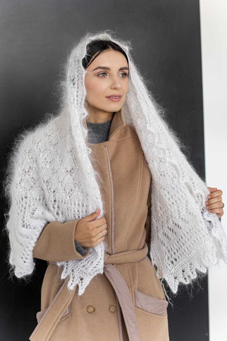 Chusta wełniana biała – Handmade z naturalnej wełny koziej