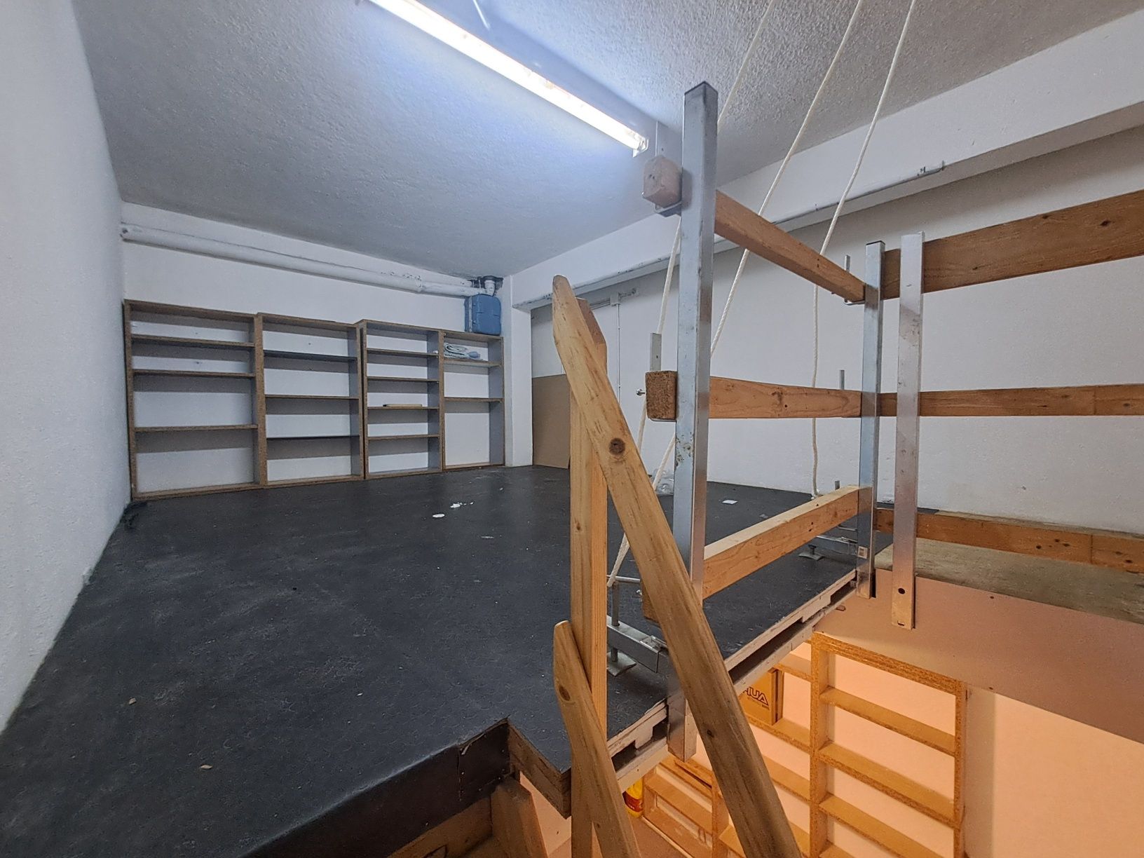 Garagem para arrenda em idanha belas