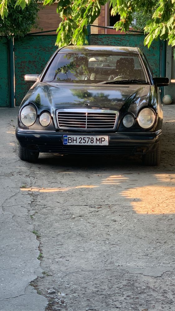 Продам Мерседес W210
