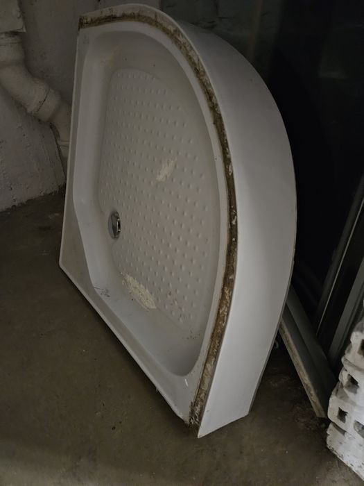 Kabina prysznicowa z brodzikiem i syfonem