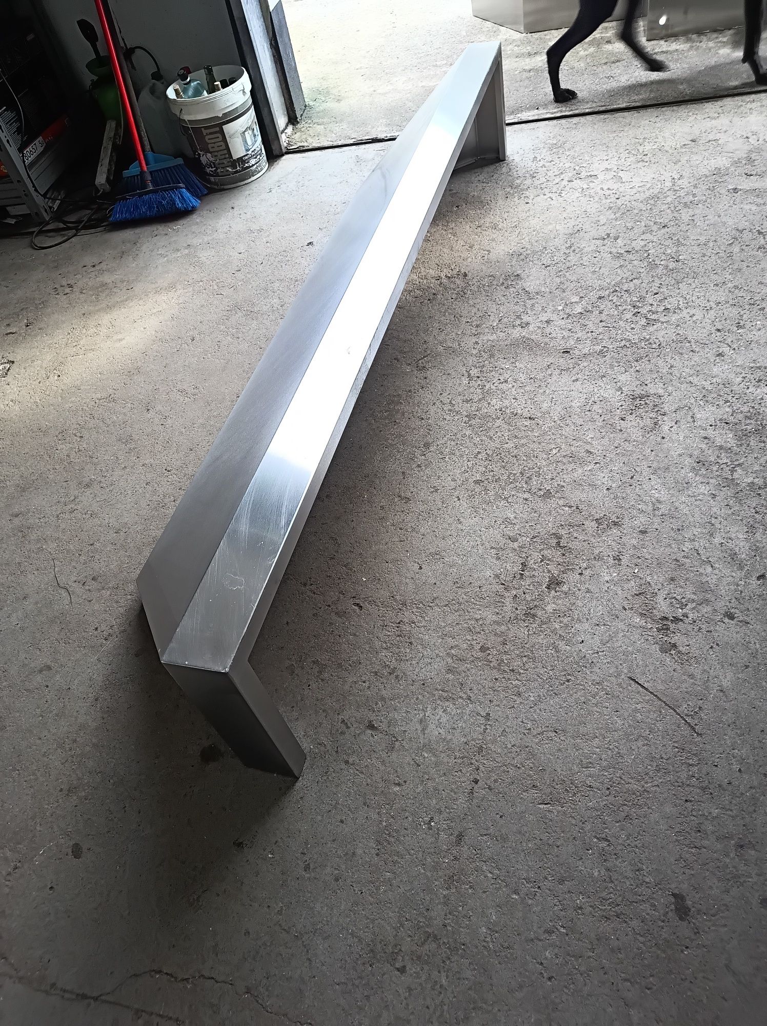 Hotte central 260x220