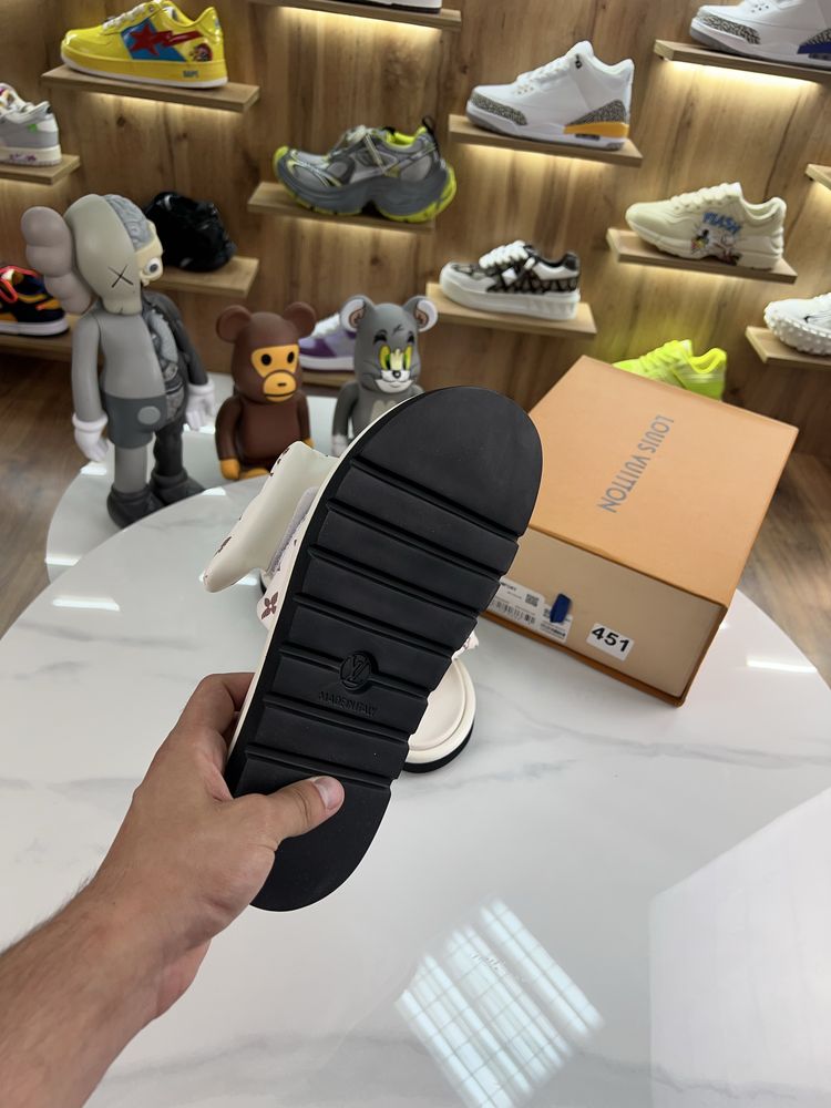 Тапочки Louis Vuitton LV Beige Monogram logo