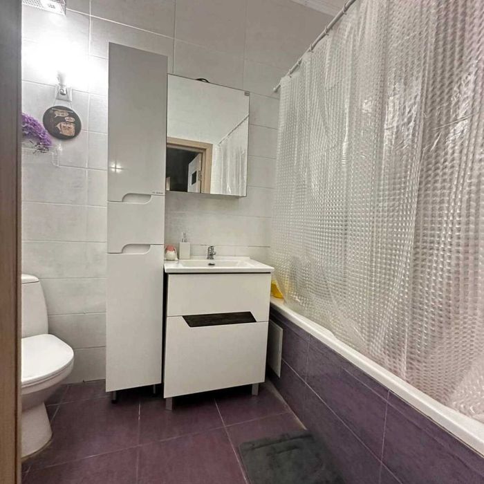 (13) Продам сучасну квартиру з індивідуальним газовим опаленням