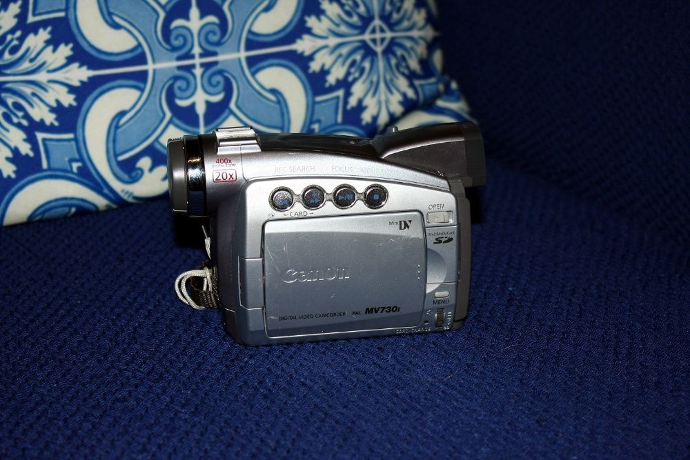 Máquina Filmar Canon MV 730i