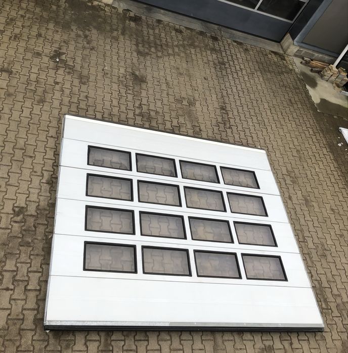 Brama 365 x 300 panelowa garażowa przemysłowa segmentowa rolowana