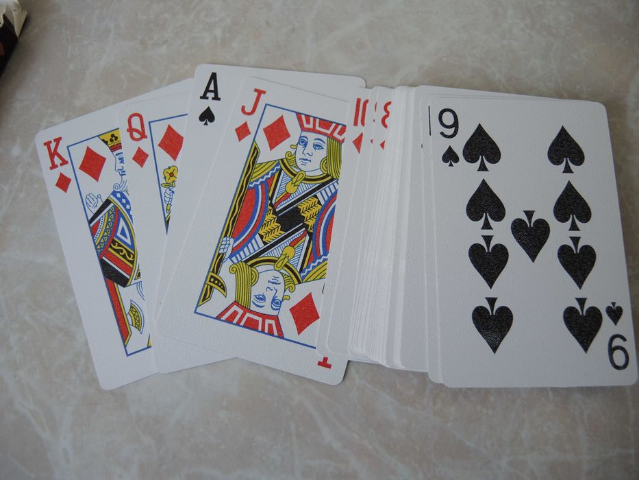 Сувенирные игральные карты Симферопольский вино-коньячный завод, новые