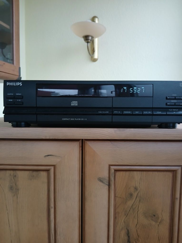 Philips CD 115 с CDM 4/19 и ТDA 1543 - классика !