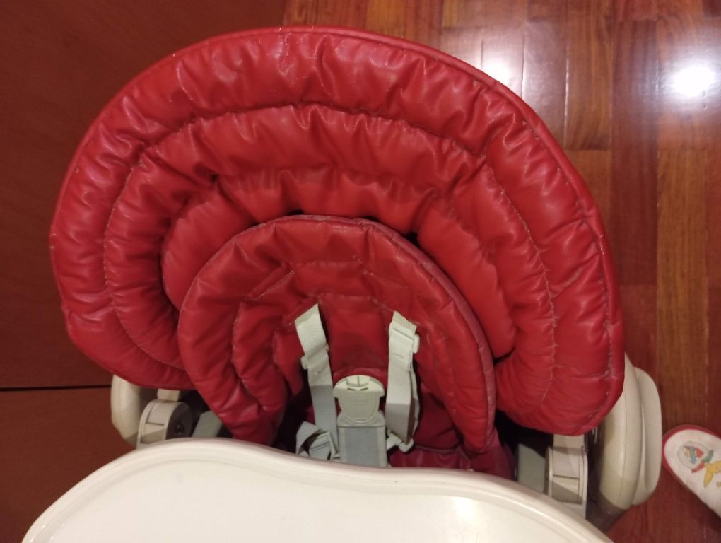 Cadeira papa Polly Magic Chicco