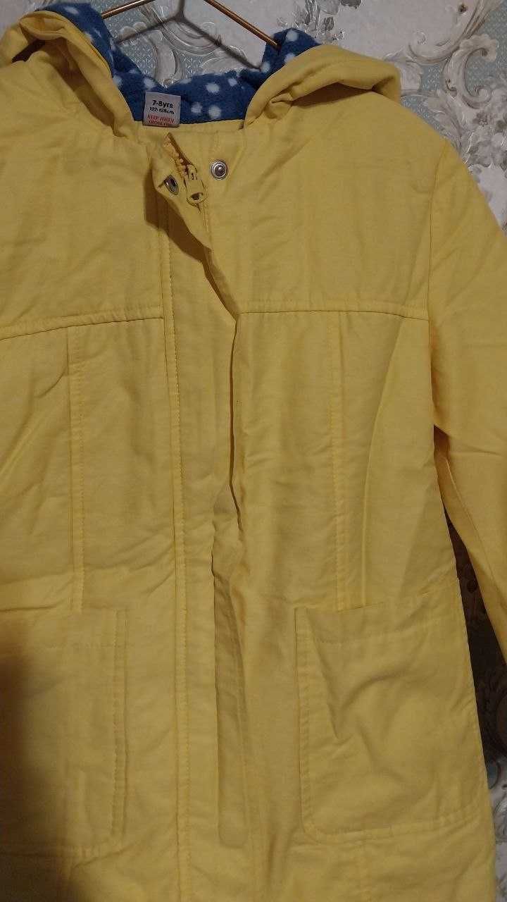 Жовта куртка ветровка на флісі
