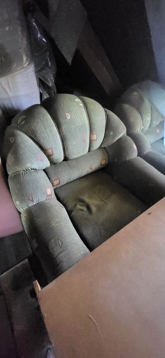 ODDAM ZA DARMO: Komplet wypoczynkowy (Kanapa ROZKŁADANA + 2 Fotele)