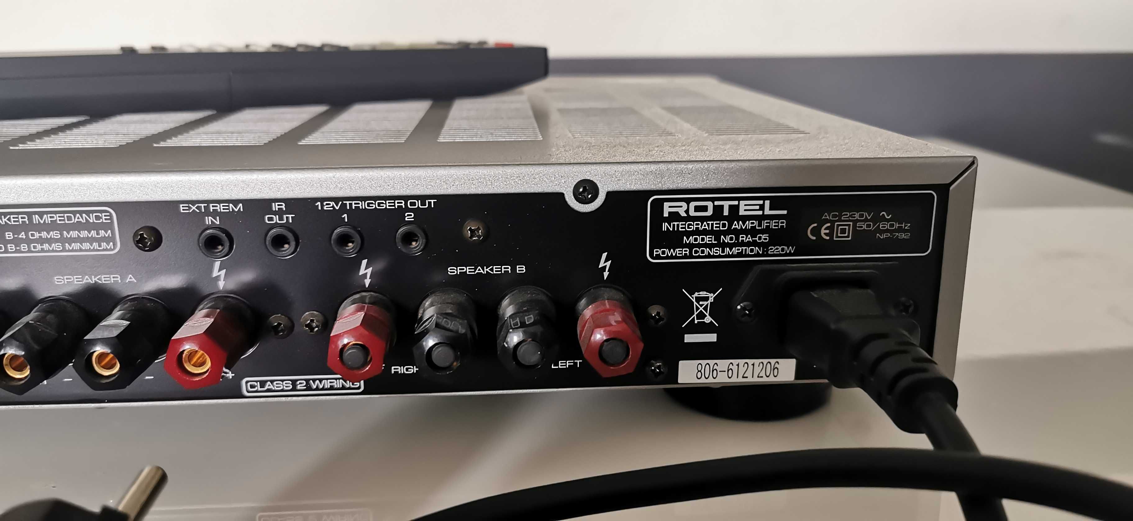Stereo wzmacniacz Rotel Ta 05