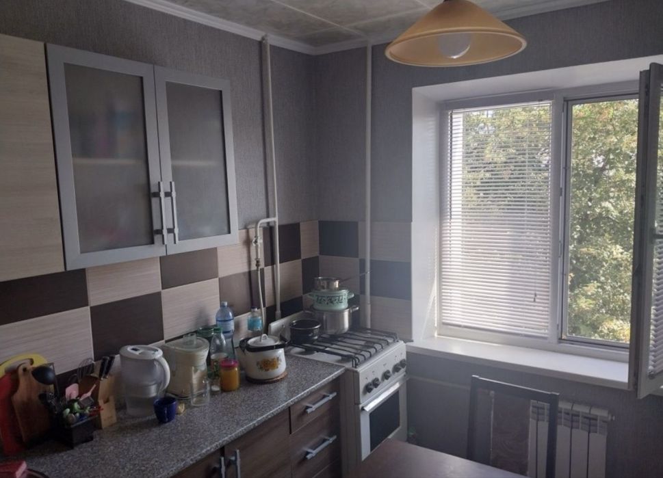 Продам 2-х комнатную квартиру левый берег Є-Відновлення. Ж