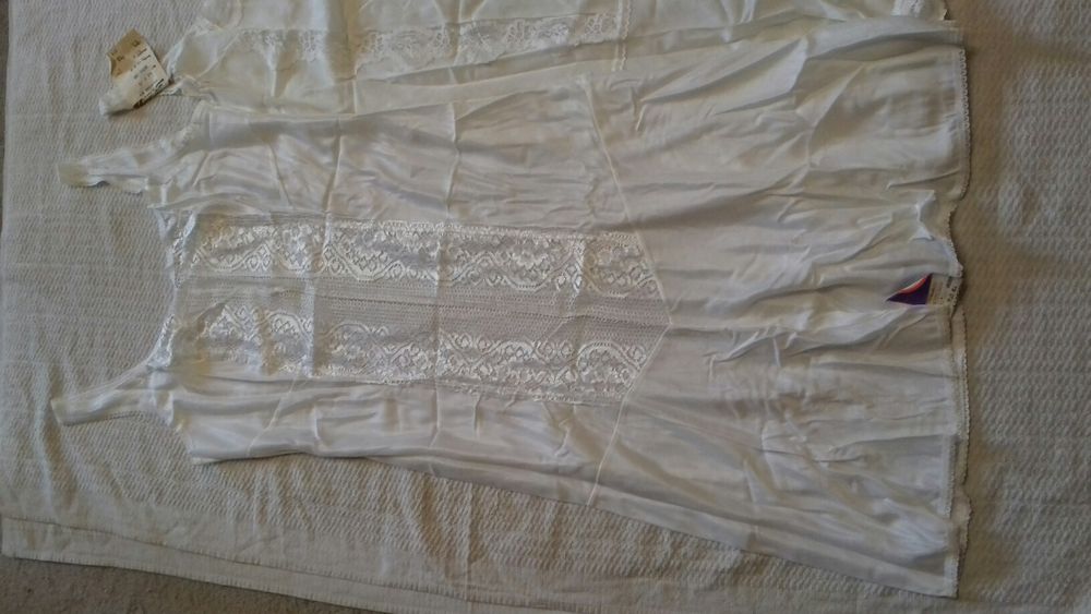 Комбинация 42-44 размер. Этикетки с замерами в фото