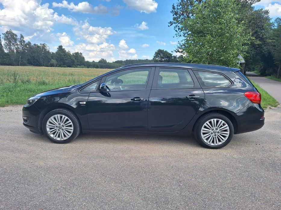 Ładny Opel Astra 2014 rok, sprowadzony.