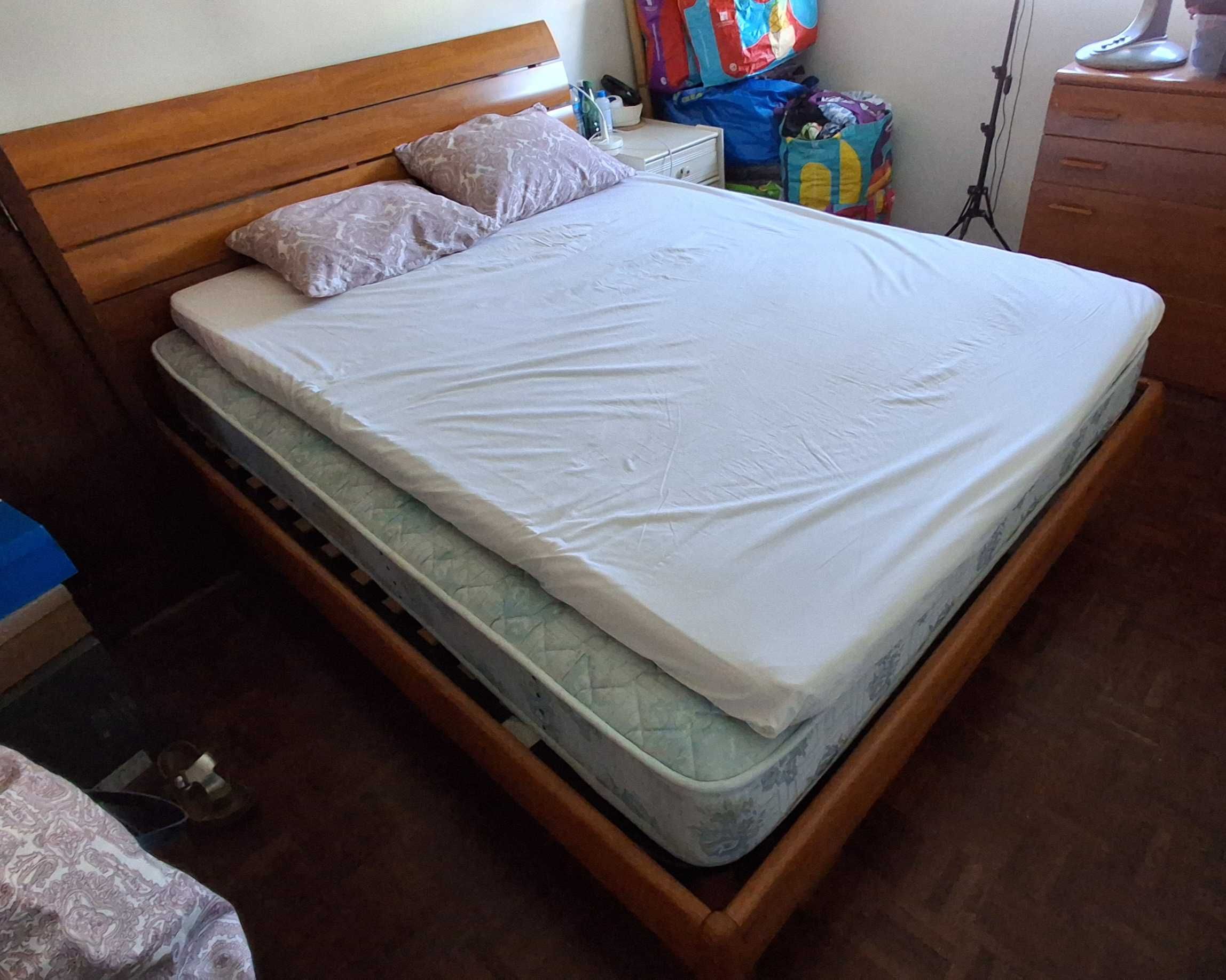 CAMA DE CASAL 1,65X2,30 + 2 mesas de cabeceira + 1 cómoda - OEIRAS
