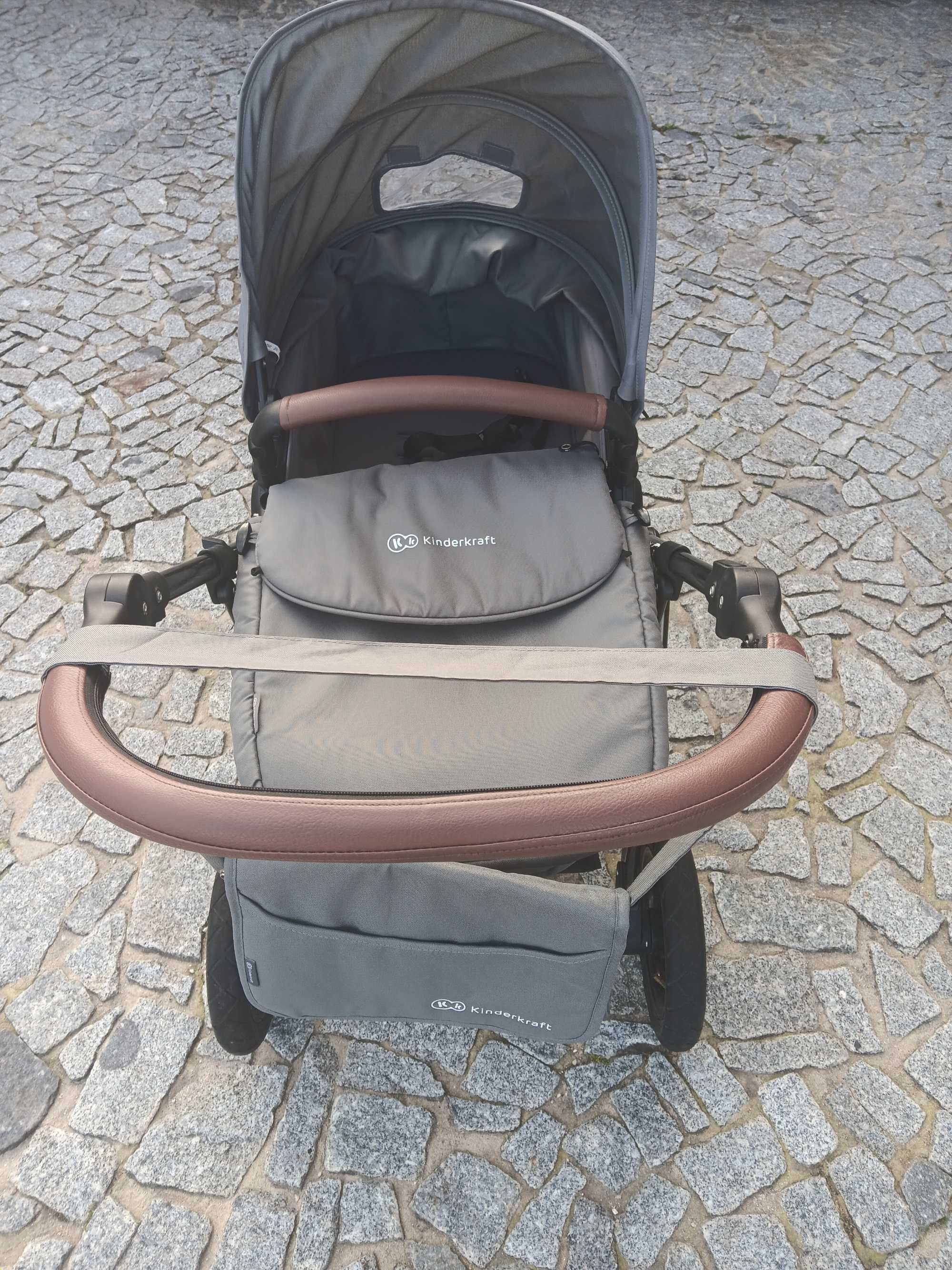 Carrinho de bebé trio